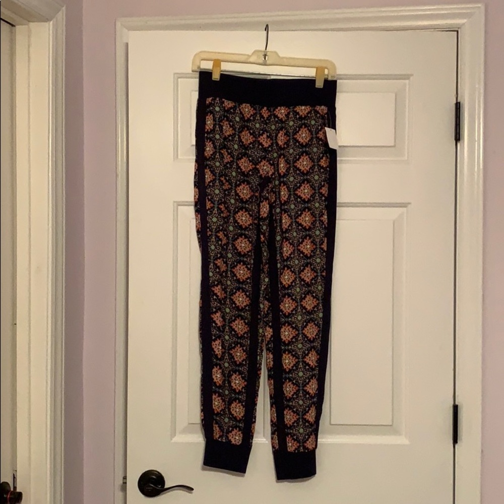 jogger pants